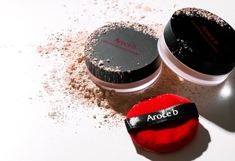 【Aroce’b 艾珞皙】 最強防水抗汗！夏天吸油不脫妝 一拍柔焦吸油蜜粉