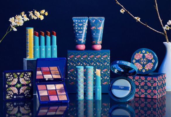 FreshO2】 《FreshO2 X珍藏故宮琺瑯彩瓷大雅齋聯名系列》丹寧布刺繡燙