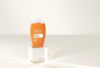 【Eau Thermale Avène 雅漾】 【雅漾極速防曬】防曬隔離 輕盈合一 雅漾抗藍光防曬優等生 全新上市