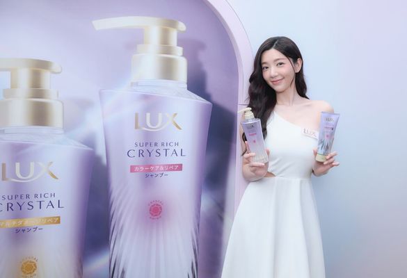【LUX 麗仕】 代言人郭雪芙現身西門町，分享空氣感美人養成秘訣