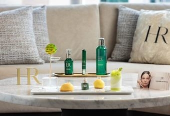 【Helena Rubinstein 赫蓮娜】 高雄日航酒店攜手奢華品牌HR赫蓮娜　 獻上期間限定「盛夏奢活」旅宿提案 專案入住即享HR赫蓮娜綠寶旅行組及獨家訂製保養禮遇券(價值NT$4,155)  高雄日航酒店咖啡廳同步推出HR赫蓮娜聯名主題下午茶