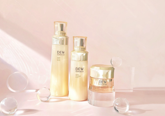 10年後,想選擇怎樣的自己?現在的肌膚決定未來的模樣,全新進化DEW SUPERIOR活膚系列為肌膚奠定抗老「建構力」! 10年後,想選擇怎樣的自己?現在的肌膚決定未來的模樣,全新進化DEW SUPERIOR活膚系列為肌膚奠定抗老「建構力」!