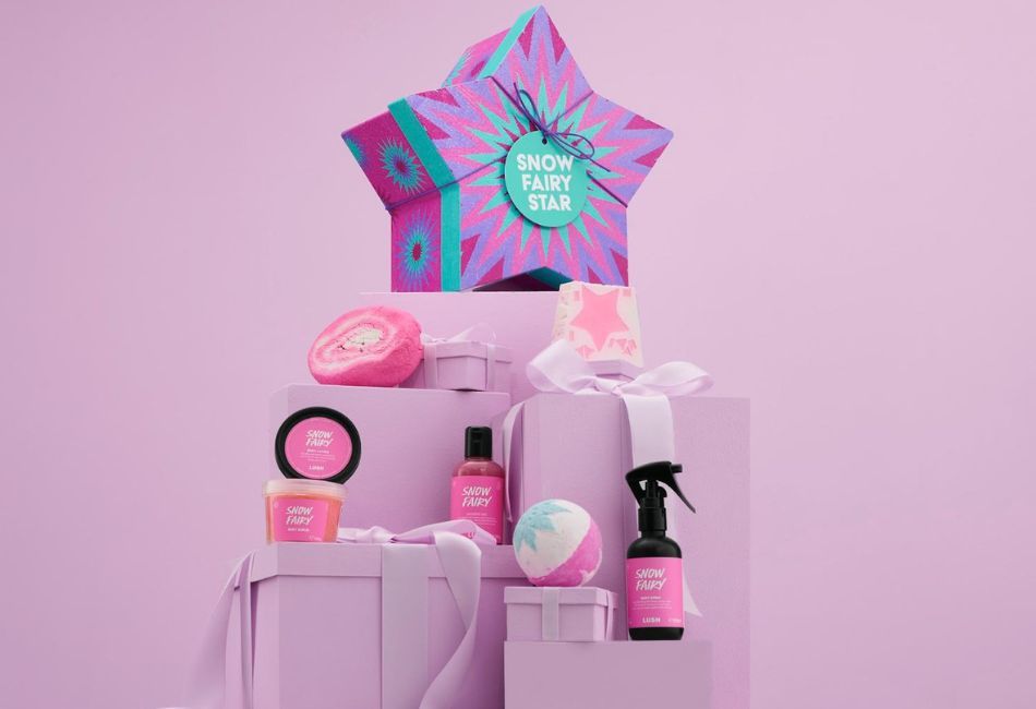 【LUSH】2025 聖誕節限定系列禮盒 彷彿走進懷舊糖果店 為你貼心獻禮，守護地球