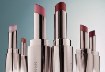 【LA MER 海洋拉娜】 絕美出鏡 潤色嫩唇一次擁有 修護晶燦潤唇膏 冬季奢紅新色上市