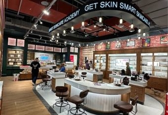 【KIEHL'S 契爾氏】 全台最大 Kiehl's 南港 LaLaport 旗艦店 2/11 盛大開幕：紐約東村風、毛孩友善空間、DIY 包裝打卡，初三走春必逛這間 Playground！