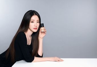 【GIORGIO ARMANI beauty 亞曼尼】 2026 Giorgio Armani水慕斯底妝大使 葉舒華 演繹【高訂完美絲絨水慕斯PRO】 不費力的精緻 統御國際舞台  成就最極致的天生無瑕