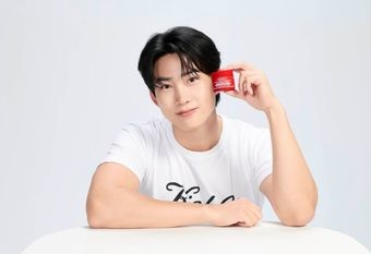 【KIEHL'S 契爾氏】 玉澤演接任 Kiehl's 契爾氏品牌好友 歐巴化身「急護大隊長」攜手急護霜 獨家公開 最輕潤 5 秒急速修護密技！ Kiehl's 契爾氏 NEW醫級保養膚料級科技 終結乾燥、敏感、特殊美容後等６大肌膚問題！