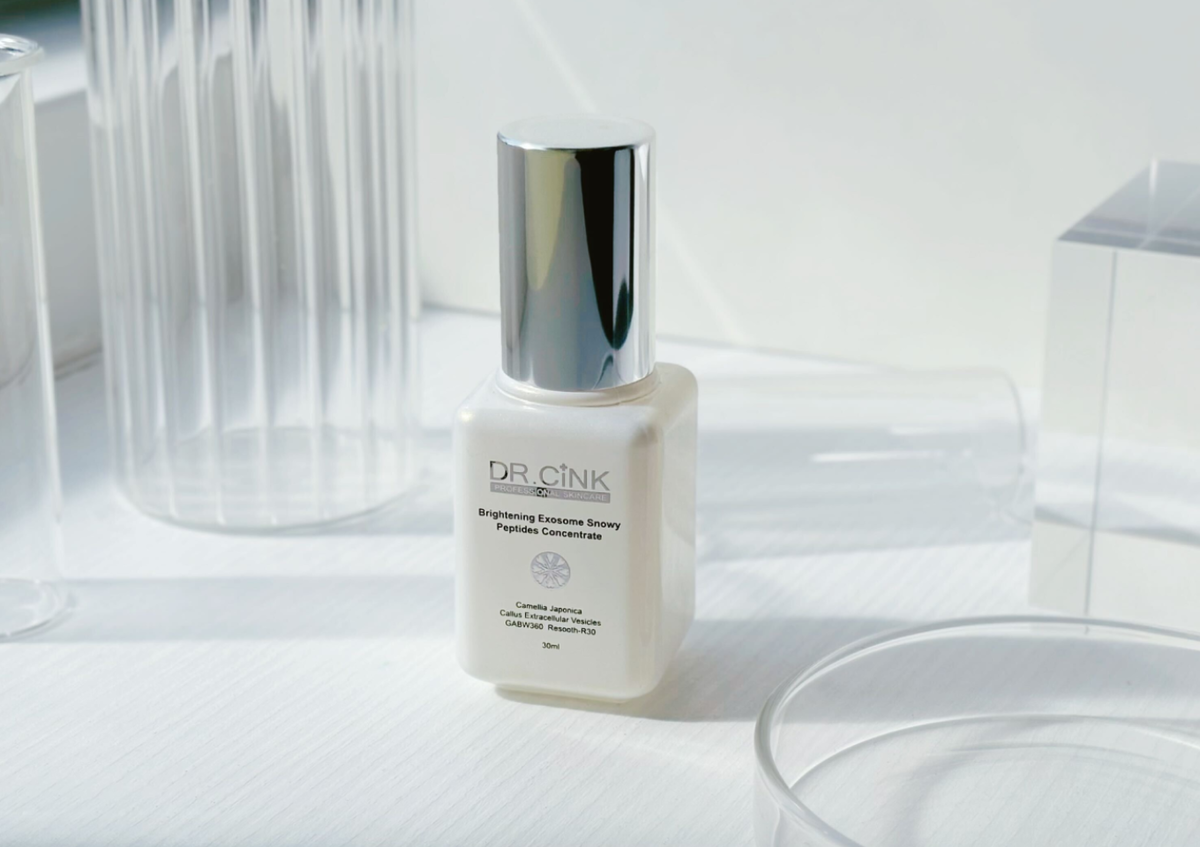 「外泌體美白」最近為什麼在國際間瘋狂討論？從暗沉肌到自帶水光濾鏡，美妝圈熱議「外泌體亮白」一次解析！