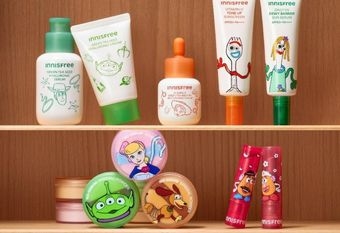 【INNISFREE】 2026夏天最吸睛聯名登場！ INNISFREE x 玩具總動員 胡迪、叉奇、三眼怪經典角色包裝，限量絕對要收藏