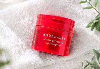 【AQUALABEL 水之印】 懶人必備！5效合1乳霜全新升級: 專櫃級 胜肽 × 果酸配方，同步代謝角質與緊緻肌膚添加玻尿酸與膠原蛋白，改善毛孔、細紋問題