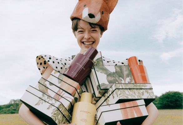 【JO MALONE】 2026英倫田園系列 從花果想像走入田野 對視就讓人卸下防備的蕾絲胡蘿蔔花香水｜無法招架的可愛