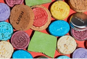 【LUSH】 無塑 7 月邀你一起裸裝上陣！