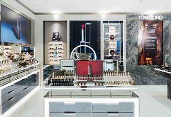 【TOM FORD】 全台首家 Beauty × Eyewear 概念空間登場 從彩妝香氛到時髦鏡框，一站打造 #EverydayRunwayLook