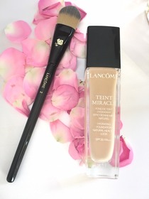 玩、美、生活 - LANCÔME 蘭蔻 水感奇蹟恆久光粉底SPF25/PA+++ 使用心得圖片