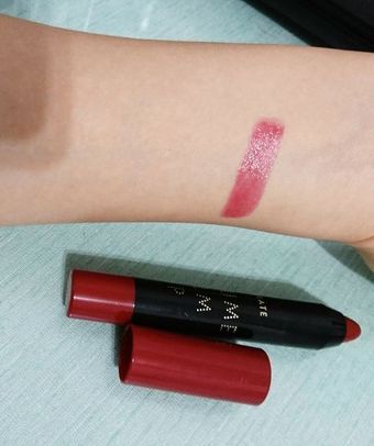 唇上會想沒擦康是美或屈臣氏買都蠻便宜的20