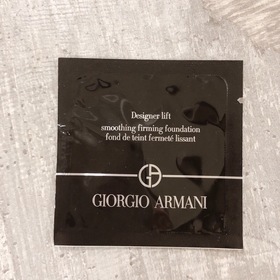 南初 - GIORGIO ARMANI beauty 亞曼尼 設計師V型緊緻粉底液 SPF20/ PA+++ 使用心得圖片