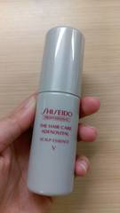 網友Aomori在心得中提到甦活養髮菁華V和旅行包有關 的實在買不下去結果有旅行組,由左至右是洗髮