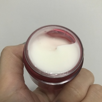 陣子皮膚狀況剛好因為換季有點差⋯兩個多星期