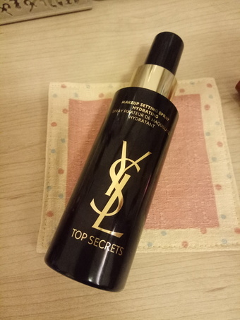 別家定妝噴霧(剛開始奶油肌.但沒很持妝)這