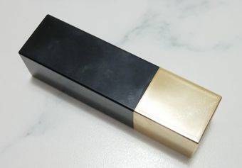 前年買的雅詩蘭黛聖誕彩妝組內附的其中一支絕