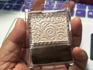 打亮，我跑了很多家店屈臣氏、日藥本舖都跑了