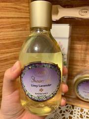 可以注意一下的是這款禮盒的容器都是塑膠的！