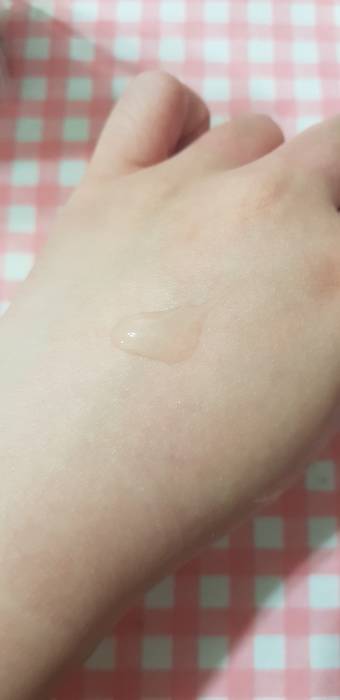 網友ChiNg Yi H在心得中提到金盞花植物精華潔面泡泡凝露和洗卸旅行組有關 供的使用這次體驗的是旅行組的潔面泡泡凝露也