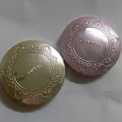 從完整的蜜粉餅，到見鐵片君，然後用光光，到