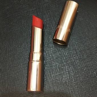 唇膏的唇膏，所以看到屈臣氏特價就馬上開始爬