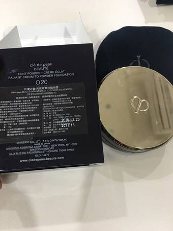 一點⋯但依然是自然的奶油肌⋯不得不佩服肌膚