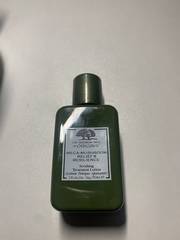 部分很容易乾燥，尤其換季的時候，兩頰則是自