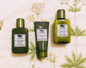 兩週剛好碰上生理期+換季，但是膚況都算穩定