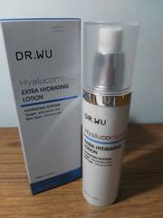 擦乳液但最近皮膚因為換季變得較乾容易脫皮上