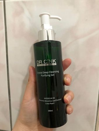 首先看到外包裝感覺很像卸妝露 首先看到外包裝感覺很像卸妝露