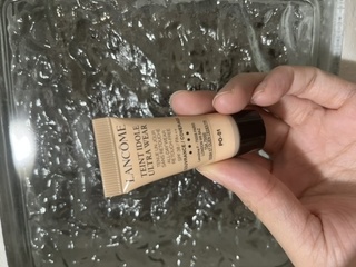 而有我自己比較喜歡的奶油肌妝感而且沒有暗沈