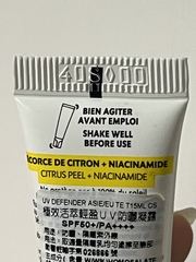 亞亞亞亞亞靜 - YSL 聖羅蘭 極效活萃輕盈UV防曬凝露SPF 50+/PA++++ 使用心得圖片