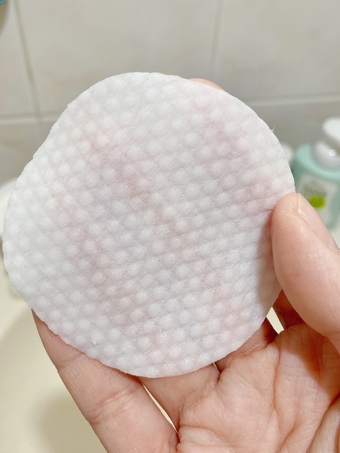 卸妝液除了清潔也含有保養成分～