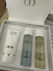 網友猴子十二樂坊在心得中提到極淨舒緩潔顏慕斯和旅行組有關 幸福抽中迪奧極淨舒緩洗卸旅行組此次主要適用