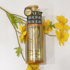 雅「黃金胜肽柔韌修護護髮素」於洗髮後塗抹於