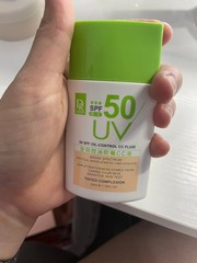 ml／NT$350(寶雅特價時購入)質地：