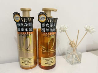 較不毛燥髮尾是用同款護髮素我覺得洗後的狀況