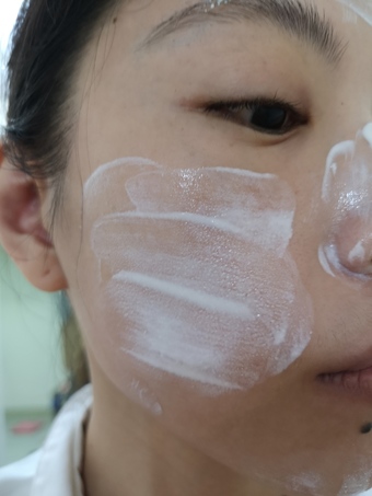 g早上起床清水洗臉後的素顏