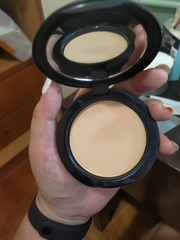 所以也是蠻期待現在的開架粉底液現在的使用效