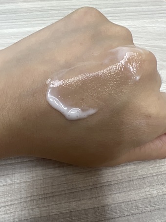 imgimg這是我倒數禮盒的小樣~~我用了兩條ml~~一開始超級期待~~畢竟是sisley的超級明星商品但用完以後滿失望了感覺就真的只是個普通的保濕乳液除了保濕以外真的沒有其他任何的感覺用起來沒有特別驚艷使用感也普通~~味道也普通~~價格還可以但這個價格我寧願多加一點滿一個好一點的霜我不會再回購也許是對他期望太高但真的十分普通>~<他比較適合~歲之間的阿妹仔~~超過或者是乾肌真的可以直接跳過~~謝謝大家收看超不專業心得分享❁´◡`❁❁´◡`❁❁´◡`❁❁´◡`❁❁´◡`❁