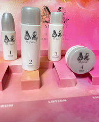 滿的高級感，而在打開禮盒的時候，一陣芳香樸