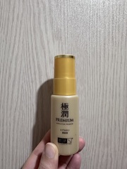 但粉底跟蜜粉之間形容奶油肌的感覺了，我很意
