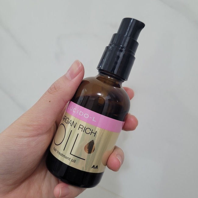 薦給直髮又怕髮油黏感的人使用