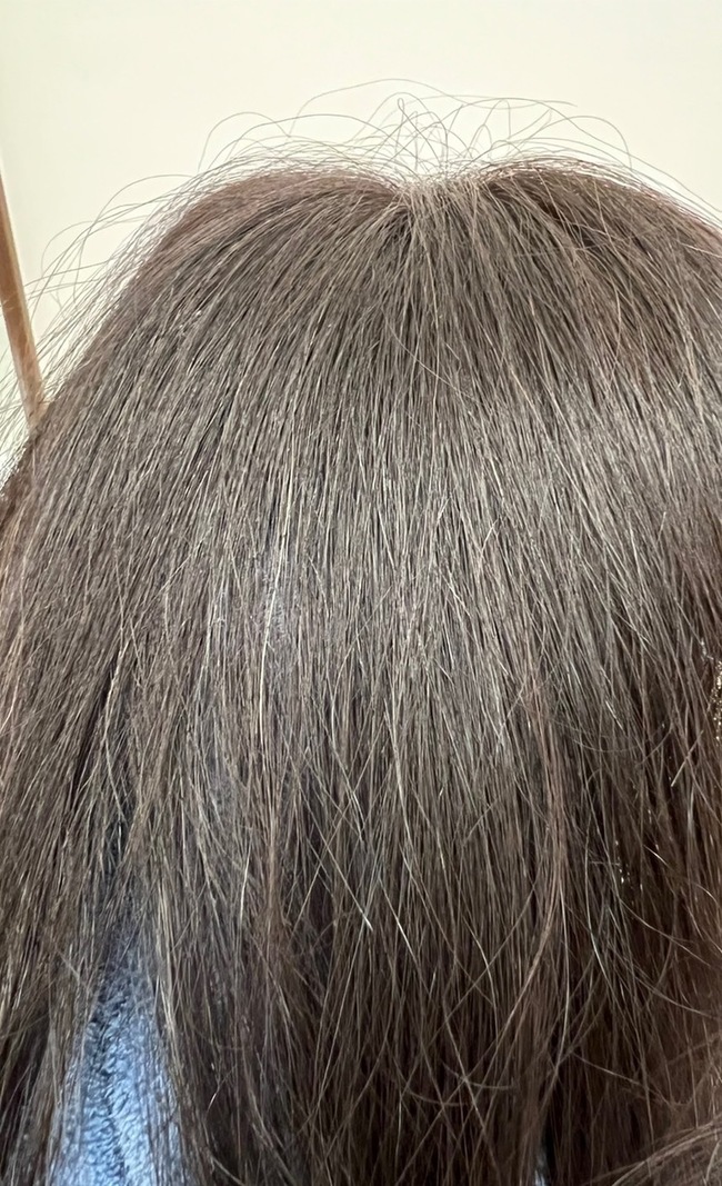 戴安全帽頭髮比較毛躁亂翹無光澤 戴安全帽頭髮比較毛躁亂翹無光澤
