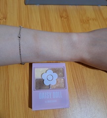 Lydialibra - DAISY DOLL 黛西朵兒 煥綵四色眼影盤 BR-01氣質茶棕 使用心得圖片