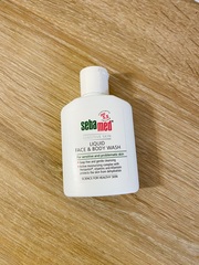 網友王兔兔在心得中提到潔膚露 Liquid Face & Body Wash和旅行包有關